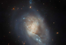 哈勃观测 IC 3476 一个活跃的恒星形成星系